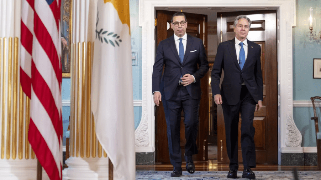 Στρατιωτική συνεργασία Κύπρου – ΗΠΑ: Ζητά τους όρους το ΑΚΕΛ –  Χαιρετίζει ο&nbsp;ΔΗΣΥ